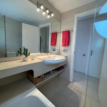 A 600 Metros De La Playa Con Piscina, Ideal Familias Appartamento