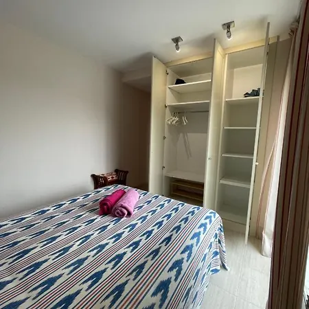 A 600 Metros De La Playa Con Piscina, Ideal Familias Appartamento