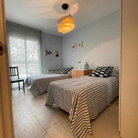 A 600 Metros De La Playa Con Piscina, Ideal Familias Apartamento *